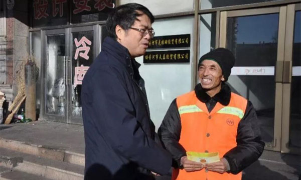 市长王志刚走访慰问驻绥部队官兵和贫困户等